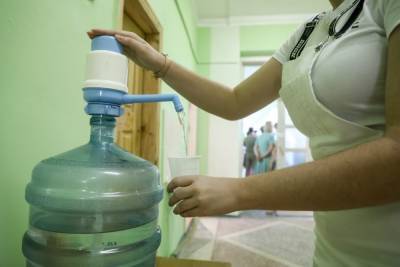 Назван лучший напиток для уменьшения симптомов вздутия живота - volg.mk.ru