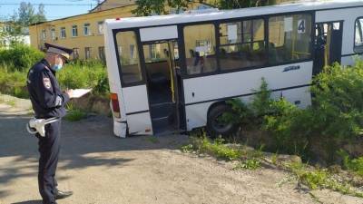 На полной скорости «вошел» в людей: новые подробности ДТП с автобусом на Урале - 5-tv.ru - Свердловская обл.