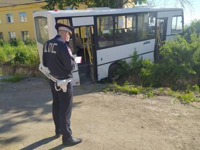 Прокуратура и ГИБДД проверят все служебные автобусы после ДТП в Лесном - znak.com - Свердловская обл.