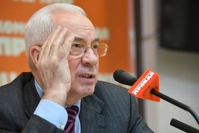 Владимир Зеленский - Петр Порошенко - Николай Азаров - Азаров оценил длительность потенциальной войны между Россией и Украиной - lenta.ru
