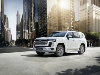 Toyota представила новый Land Cruiser 300 в России - autostat.ru