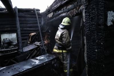В Башкирии пожар в многодетной семье унес жизни отца и ребенка - ufa.mk.ru - Башкирия - район Аургазинский