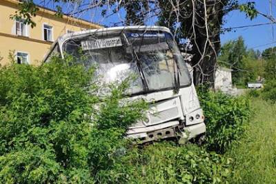 Появились подробности ДТП с шестью жертвами в Свердловской области - lenta.ru - Свердловская обл.