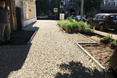 Андрей Кочетков - Саратовским журналистам показали, каким должен быть идеальный тротуар - saratov.mk.ru