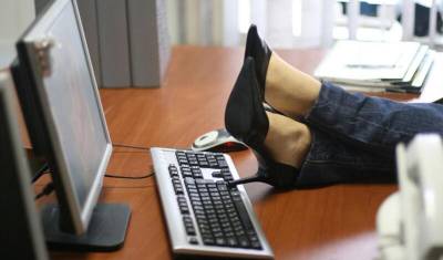 Лишь 4% граждан не работают во время отпуска - newizv.ru