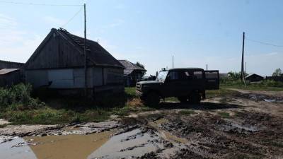 Ангела Меркель - Жители Омской деревни обратились к Ангеле Меркель за помощью в ремонте дороги - znak.com - Омская обл.
