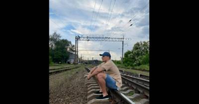 Александр Усик - "Наверное, забыл о правилах" "Укрзализныця" осудила Усика за фото на рельсах - focus.ua