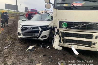 Выжила только старшая дочь: в ужасном ДТП на Херсонщине погибла семья "свободовца" - rupor.info - Одесса - Мелитополь - Херсонская обл. - Новоазовск - район Каховский