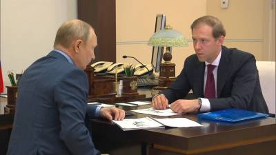 Владимир Путин - Денис Мантуров - Путин: не все последствия пандемии преодолены, но экономика восстанавливается - vesti.ru