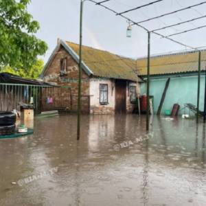 Сильный ливень затопил улицы Мелитополя. Фото - reporter-ua.com - Запорожье - Мелитополь