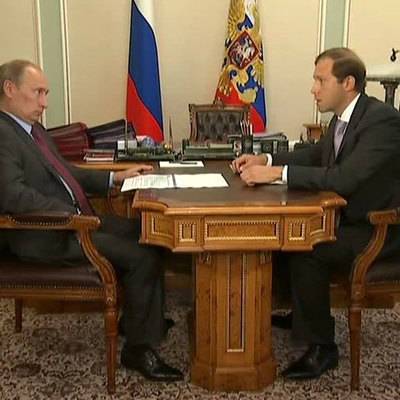 Владимир Путин - Денис Мантуров - Путин: Реальный сектор экономики России восстанавливается - radiomayak.ru