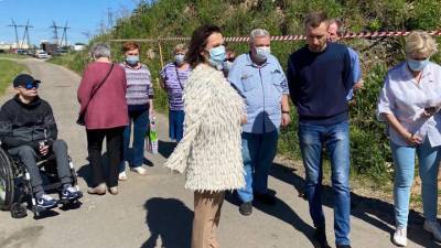 Татьяна Буцкая - Буцкая помогает жителям Некрасовки собрать подписи для ликвидации свалки - vm.ru - Экология
