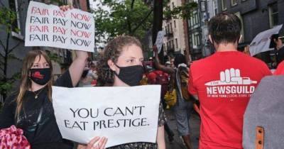 Анна Винтур - Журналисты в Нью-Йорке организовали устроили протест против главного редактора Vogue - skuke.net - New York - Нью-Йорк - Нью-Йорк - New York - Новости