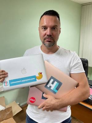 Руслан Осташко - Главред PolitRussia Руслан Осташко выкупил технику ФБК - politnavigator.net - Россия