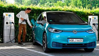 Volkswagen рассматривает возможность почасовой оплаты за автономное вождение - bin.ua - Reuters