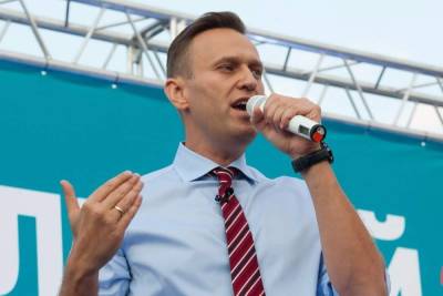 Алексей Навальный - Можно ли писать о ФБК в соцсетях и носить мерч фонда после признания его экстремистским? - znak.com - Москва