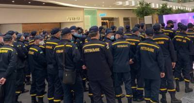 В центр Харькова стянули сотни спасателей и технику, фото: "все службы оперативно..." - politeka.net - Харьковская обл. - Харьков