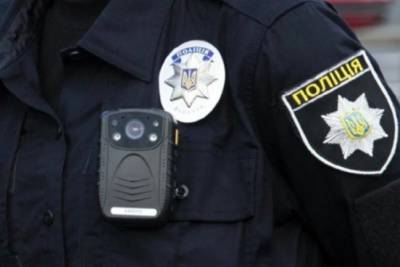 В Одессе девушка с лопатой и ножницами избила и ограбила пенсионерку из-за компьютера и старого телефона - rupor.info - Одесса - Одесская обл.