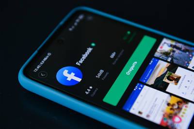 Facebook оштрафовали в России на 17 миллионов рублей - lenta.ru - Москва