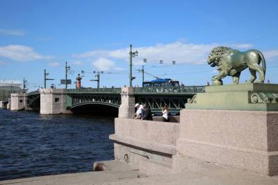 Александр Беглов - В дни Евро-2020 мосты Петербурга украсит новая праздничная подсветка - spb.mk.ru - Санкт-Петербург
