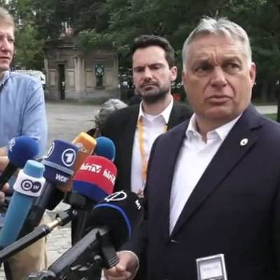 Виктор Орбан - Орбан раскритиковал поведение футболистов, которые поддерживают движение BLM - radiomayak.ru - Венгрия - Будапешт