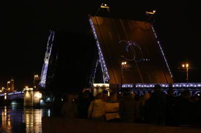 Во время Евро-2020 Дворцовый мост подсветят другим цветом - neva.today - Санкт-Петербург