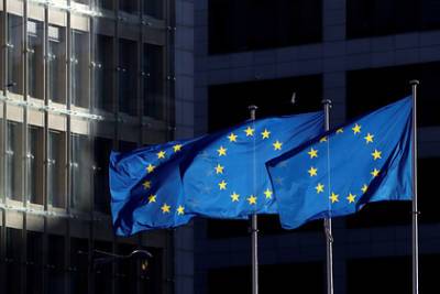 Bloomberg узнало о санкциях ЕС против десятков людей и организаций Белоруссии - lenta.ru - Вильнюс - Минск