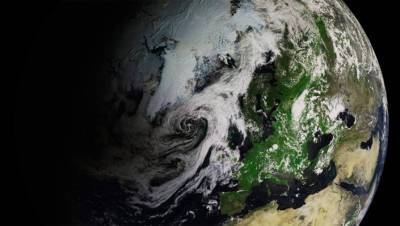 Роскосмос показал кольцеобразное затмение Солнца из космоса - gazeta.ru - Москва