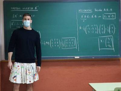 Учителя в испанских школах стали ходить на работу в... - skuke.net