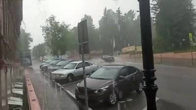 Россиянам предстоит пережить "пятидневку" тропических ливней - vesti.ru - Москва - Курск - Пенза - На