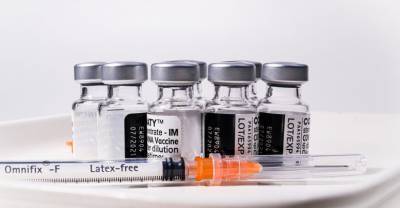 Борис Джонсон - Страны G7 планируют выделить миру 1 млрд доз вакцин от коронавируса - reendex.ru - Англия - Лондон - Карбис-Бэй
