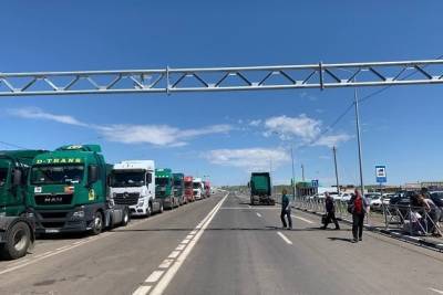 Фуры стоят в пробке перед МАПП «Забайкальск» из-за пандемии коронавируса - chita.ru - Забайкальск
