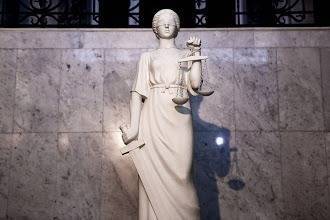 Александр Краковский - МВД судится с генералом из-за поношенной куртки - znak.com