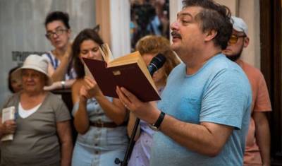 Дмитрий Быков - Писатель Дмитрий Быков прокомментировал покушение на себя в самолете по пути в Уфу - mkset.ru - Уфа