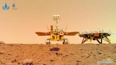Китайский марсоход "Чжужун" прислал селфи с красной планеты - nakanune.ru