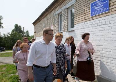 Ирина Гехт - Срок строительства школы в Чебаркульском районе за ₽295 млн продлили до конца года - znak.com - Челябинская обл. - район Чебаркульский