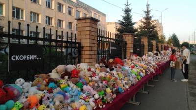 Владимир Путин - Рустам Минниханов - Ильназ Галявиев - Месяц после трагедии: жители Казани высказались о реконструкции гимназии №175 - inforeactor.ru - респ. Татарстан - Казань