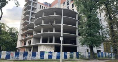 Антон Алиханов - Алиханов рассказал, когда планируют достроить гостиницу у здания областной прокуратуры - klops.ru - Калининград