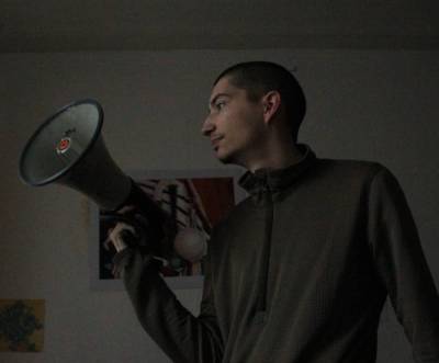 Павел Крисевич - Против акциониста, выстрелившего себе в голову у Кремля, возбудили дело - znak.com - Москва