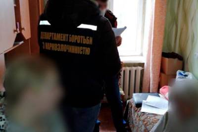 На Украине задержали заработавших тысячи долларов на наркотиках двух пенсионерок - lenta.ru - Полтавская обл.