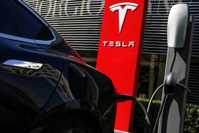 Tesla выросла на премаркете, а Chewy и Vertex упали - smartmoney.one - шт. Калифорния - Reuters