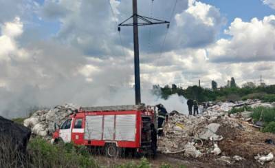 В Харькове вспыхнула свалка, кадры ЧП: спасатели бросили все силы - politeka.net - Харьковская обл. - Харьков