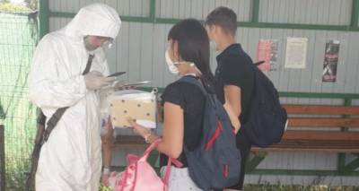 На Станице Луганской пятнадцатилетнюю луганчанку украинские пограничники не пропустили домой в Луганск - cxid.info - Луганск