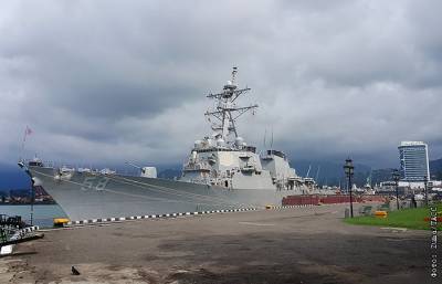 Ракетный эсминец ВМС США "Лабун" вошел в Черное море - interfax.ru - Москва - США - Англия - Голландия
