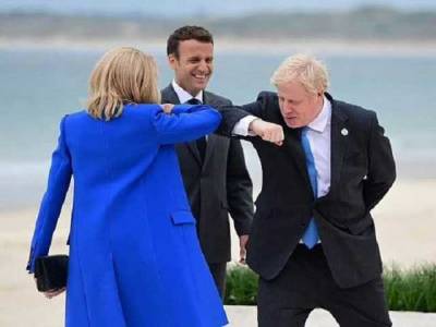 Борис Джонсон - Ангела Меркель - Саммит G7 начался с яркой фотосессии на пляже - novostiua.news - Англия