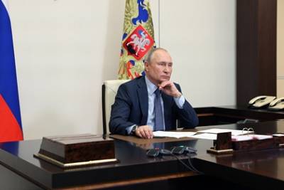 Владимир Путин - Путин назвал «вбросом» заявление о передаче Ирану российского спутника - lenta.ru - Москва - Иран - Washington - Тегеран