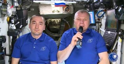 Олег Новицкий - Петр Дубров - "Нить, соединяющая поколения": Космонавты с борта МКС записали видеопоздравление ко Дню России - reendex.ru