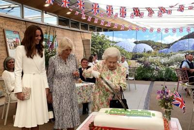 принц Уильям - Елизавета II - принц Чарльз - Камилла - Елизавета II устроила прием для лидеров G7. И разрезала для них торт саблей - kp.ua - Южная Корея - Англия - Япония - Канада