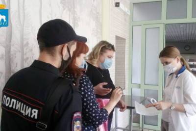 В пятницу в магазинах Йошкар-Олы выявили трех граждан без масок - mk.ru - респ. Марий Эл
