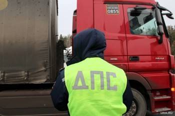 Шок: прибыв на место ДТП, сотрудник автоинспекции погиб под колесами фуры - vologda-poisk.ru - Московская обл.